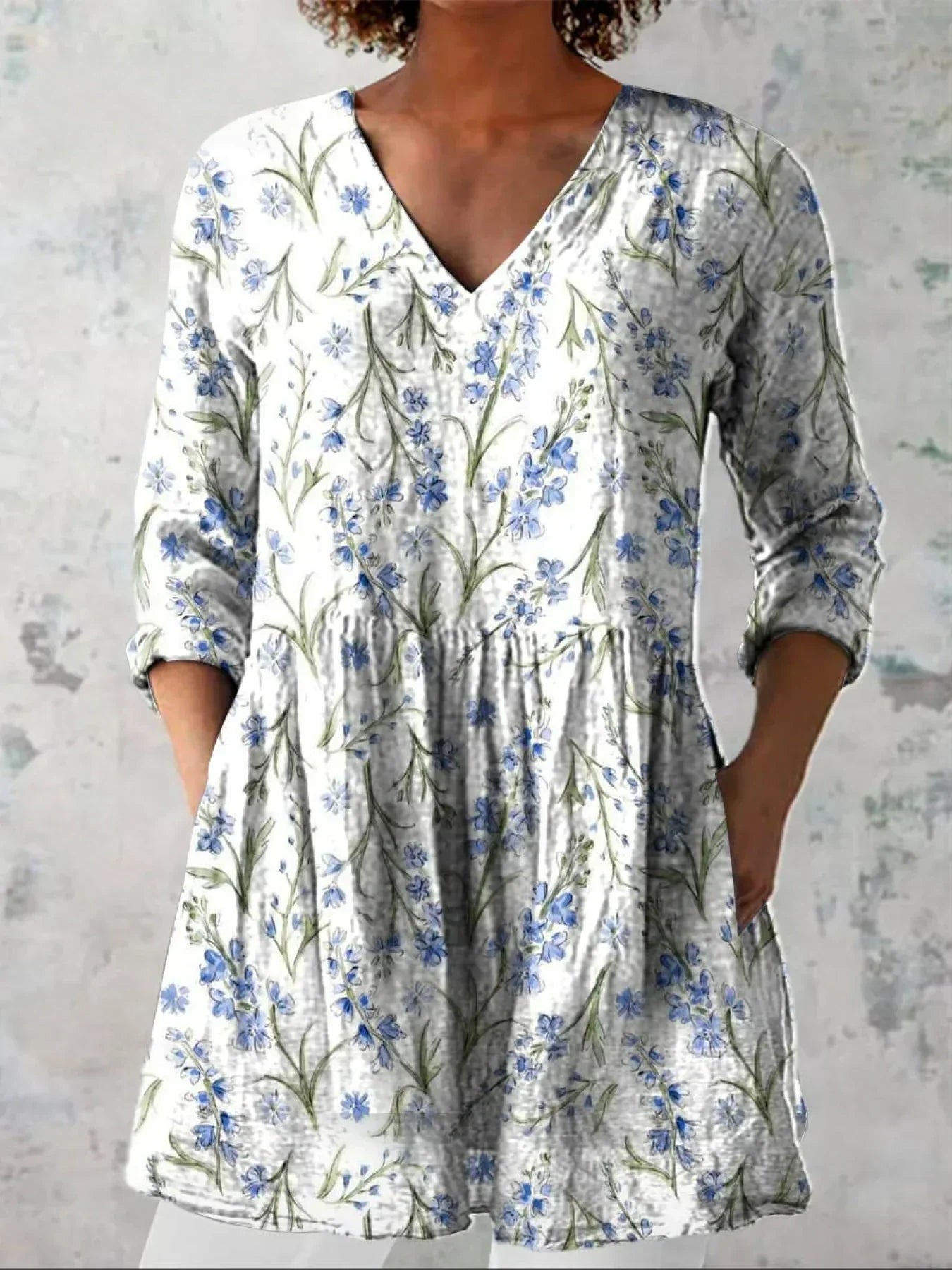 Céleste | Charmante Chemise Florale à Col V